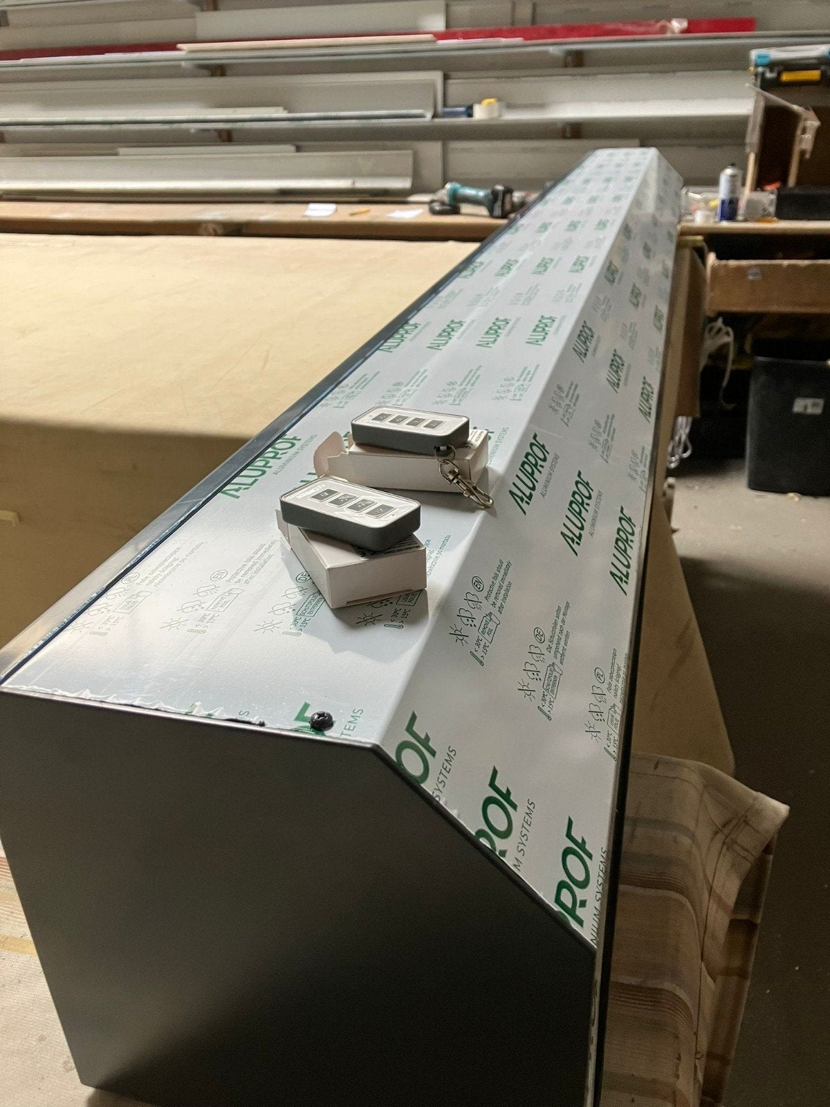 rolluik,deur,garage extra sterk afstandb 253cm br x 305cm h, Doe-het-zelf en Verbouw, Rolluiken, Overige kleuren, 200 cm of meer