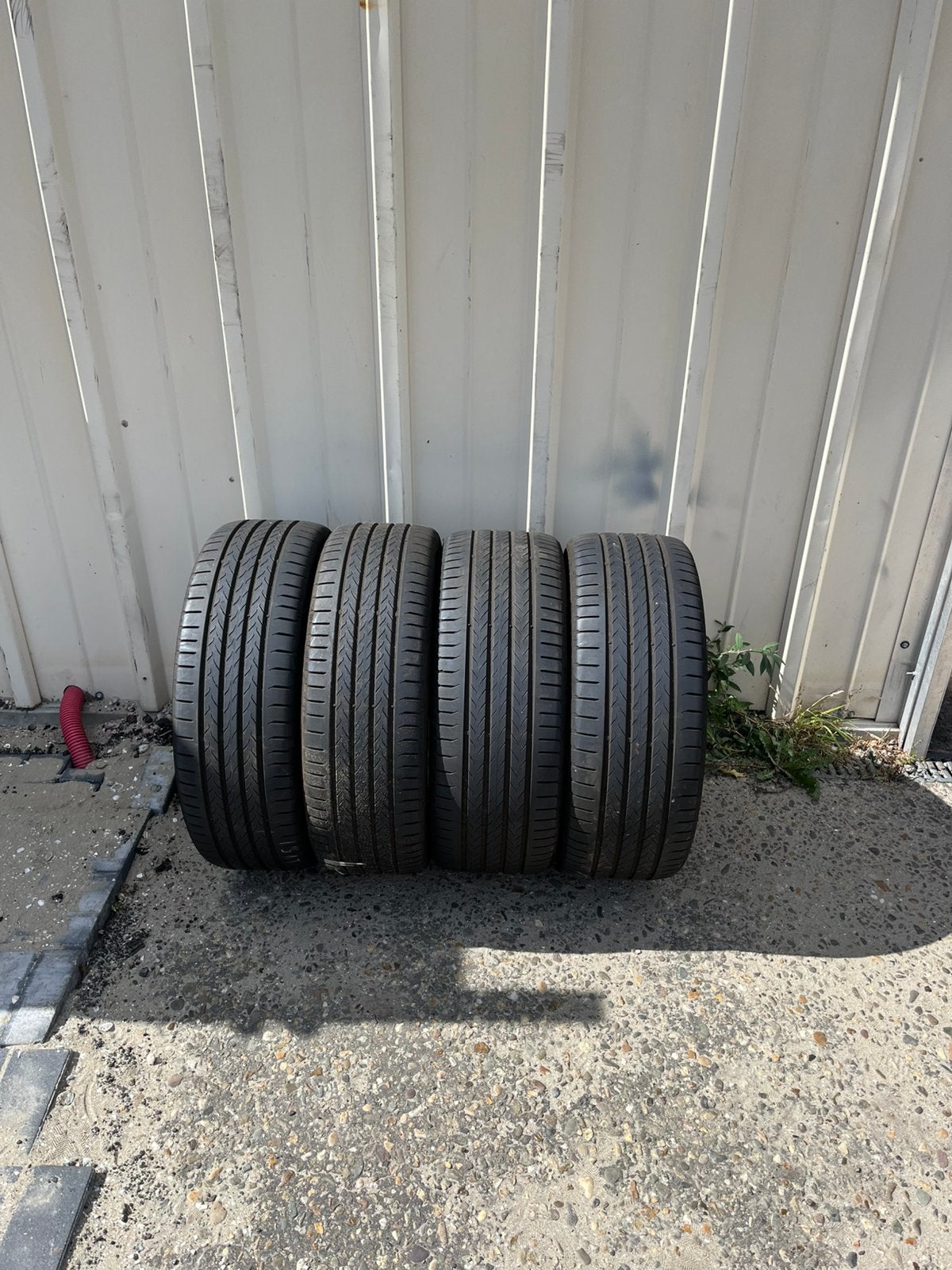 Continental 235/45R21 & 255/40R21 Skoda Enyaq Volkswagen ID4, Auto-onderdelen, Ophalen, Gebruikt, 21 inch, 235 mm