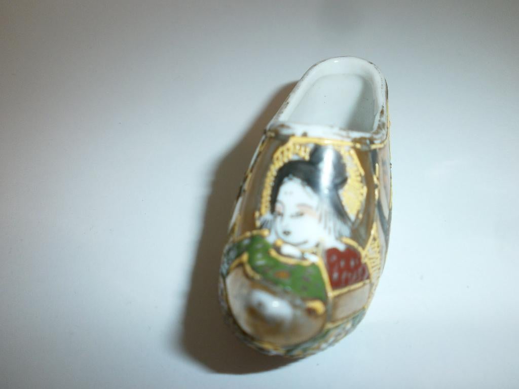 Chinese Schoen Wonderbaar mooi Gemaakt - Jaar? Porselein, Verzamelen, Beelden en Beeldjes, Verzenden, Zo goed als nieuw, Dier