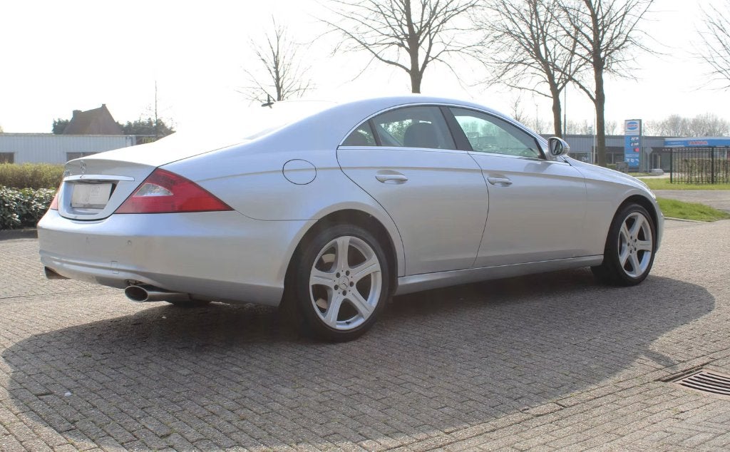 Mercedes CLS 500 M113 V8 met unieke kilometerstand, Auto's, Mercedes-Benz, Automaat, Achterwielaandrijving, Traction-control, 4 stoelen