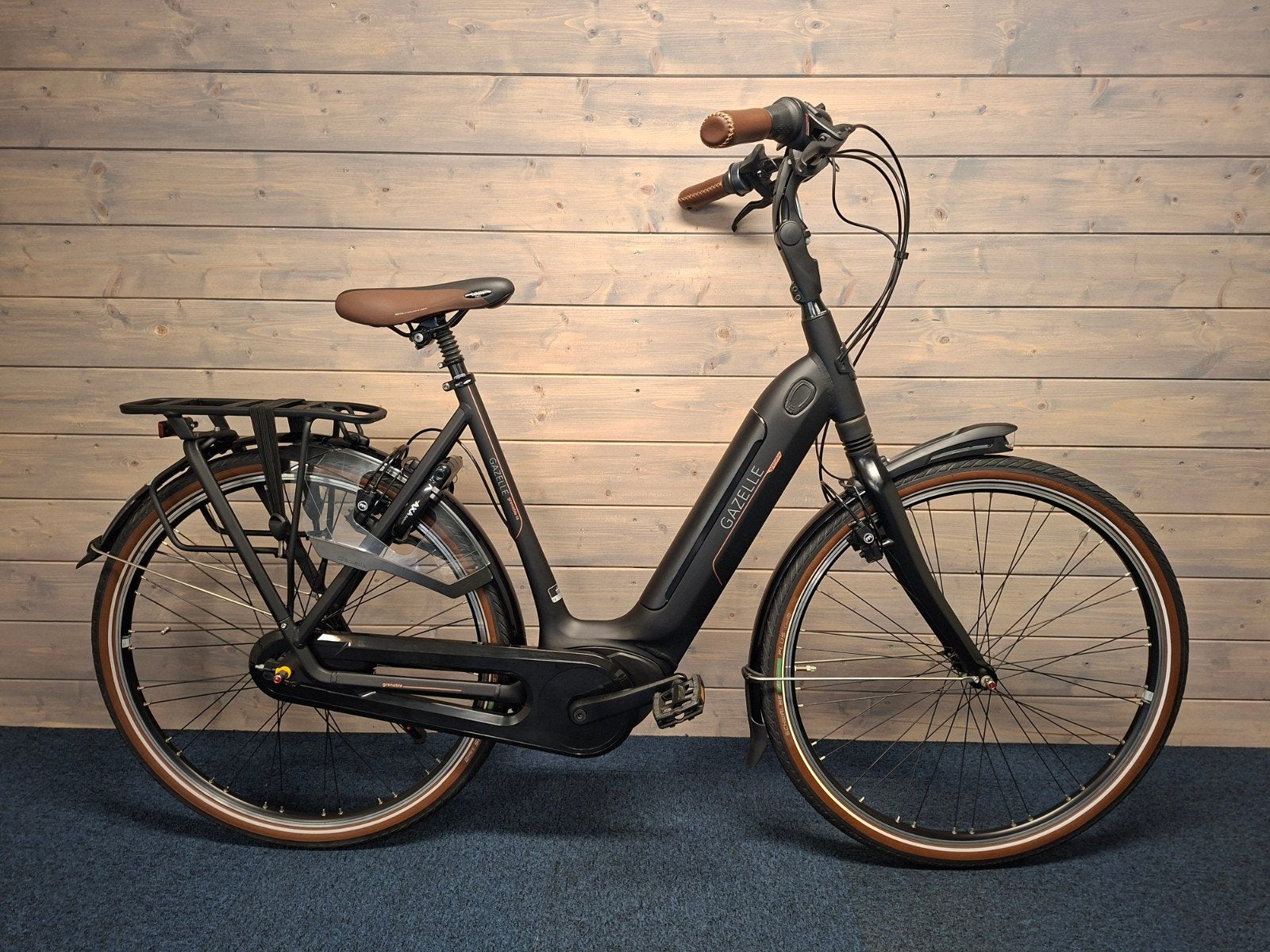 Gazelle Grenoble C8 Hmb dames 57cm met Bosch middenmotor, Ophalen, 56 cm of meer, Zo goed als nieuw, Gazelle