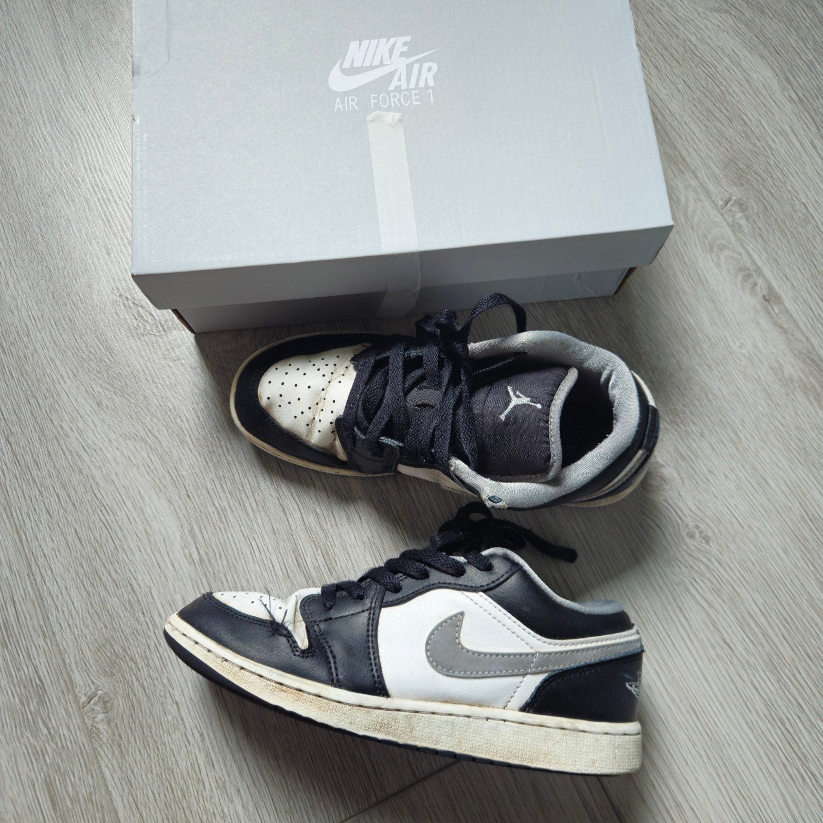 Nike Air Jordan 1 Low - Zwart/Wit/Grijs maat 36,5, Ophalen of Verzenden, Gebruikt, Jongen of Meisje, Schoenen