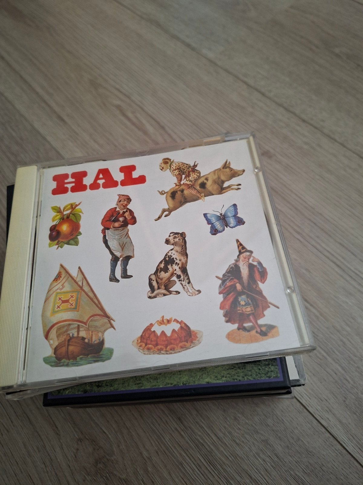 Hal - Hal, Ophalen of Verzenden, Zo goed als nieuw