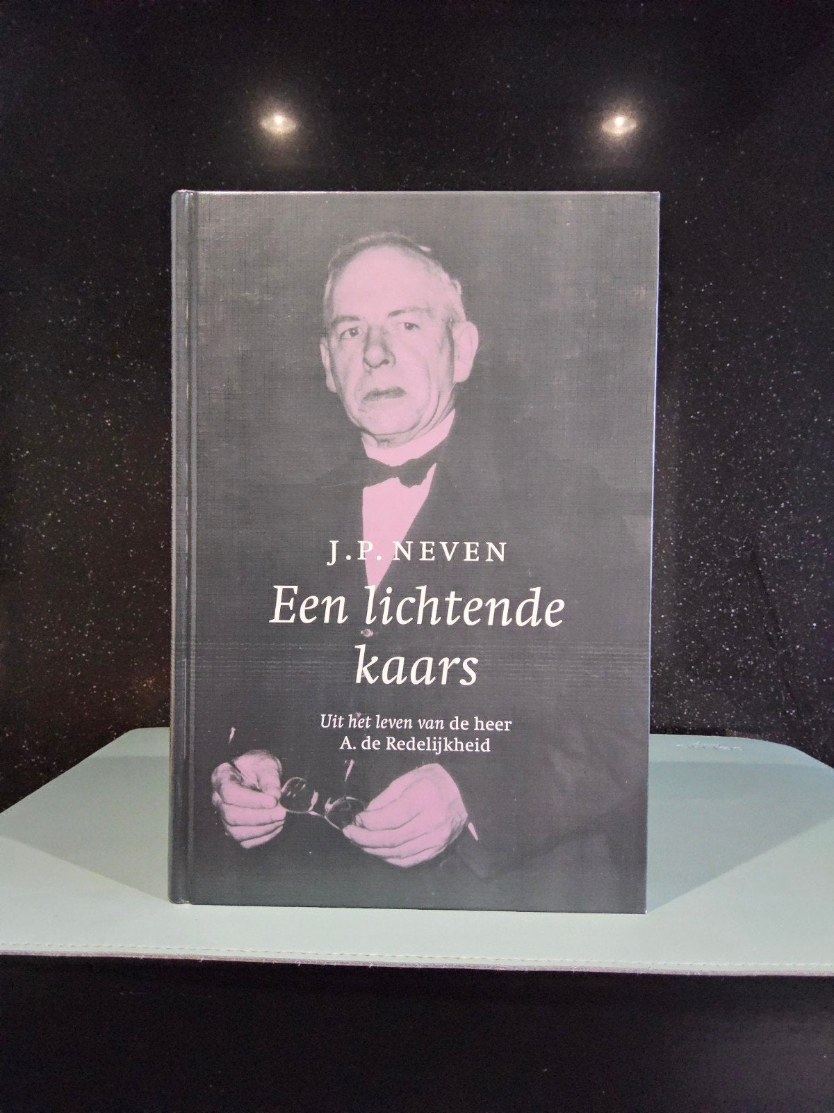 Een lichtende kaars / A. de Redelijkheid, Ophalen of Verzenden, Zo goed als nieuw, J.P. Neven, Christendom | Protestants