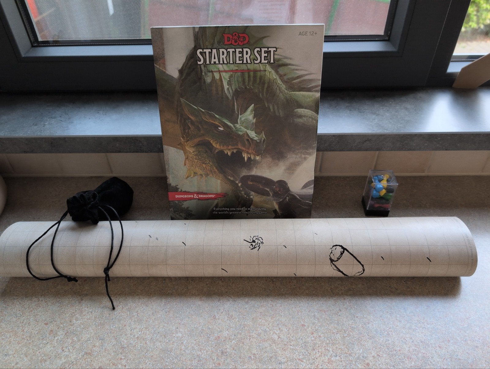 D&D Starter Set met speelmat en dobbelstenen, Vijf spelers of meer, Ophalen of Verzenden, Zo goed als nieuw, Wizards of the Coast