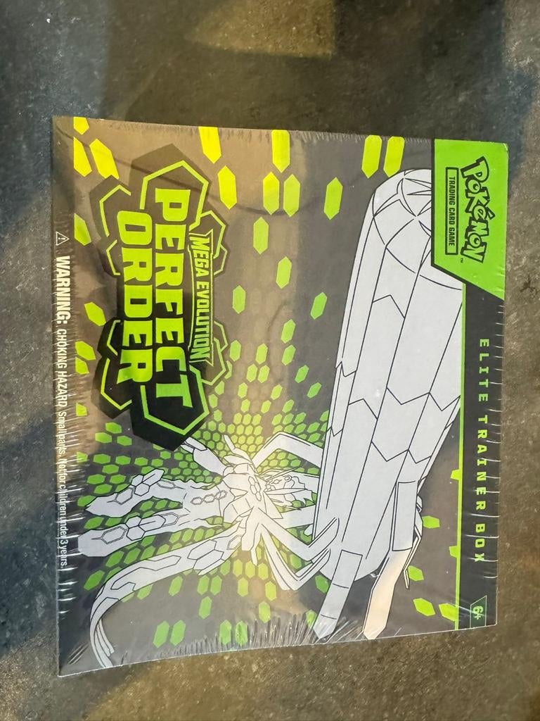 Pokemon perfect order Elite trainer box, Ophalen of Verzenden, Zo goed als nieuw, Boosterbox, Foil