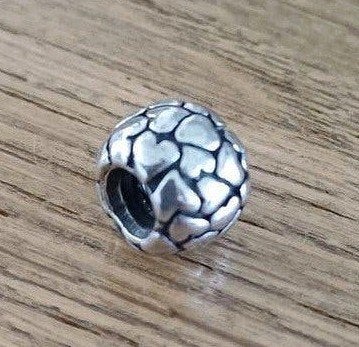 Pandora bedel met hartjes, Gebruikt, Pandora, Ophalen of Verzenden, 1 bedel