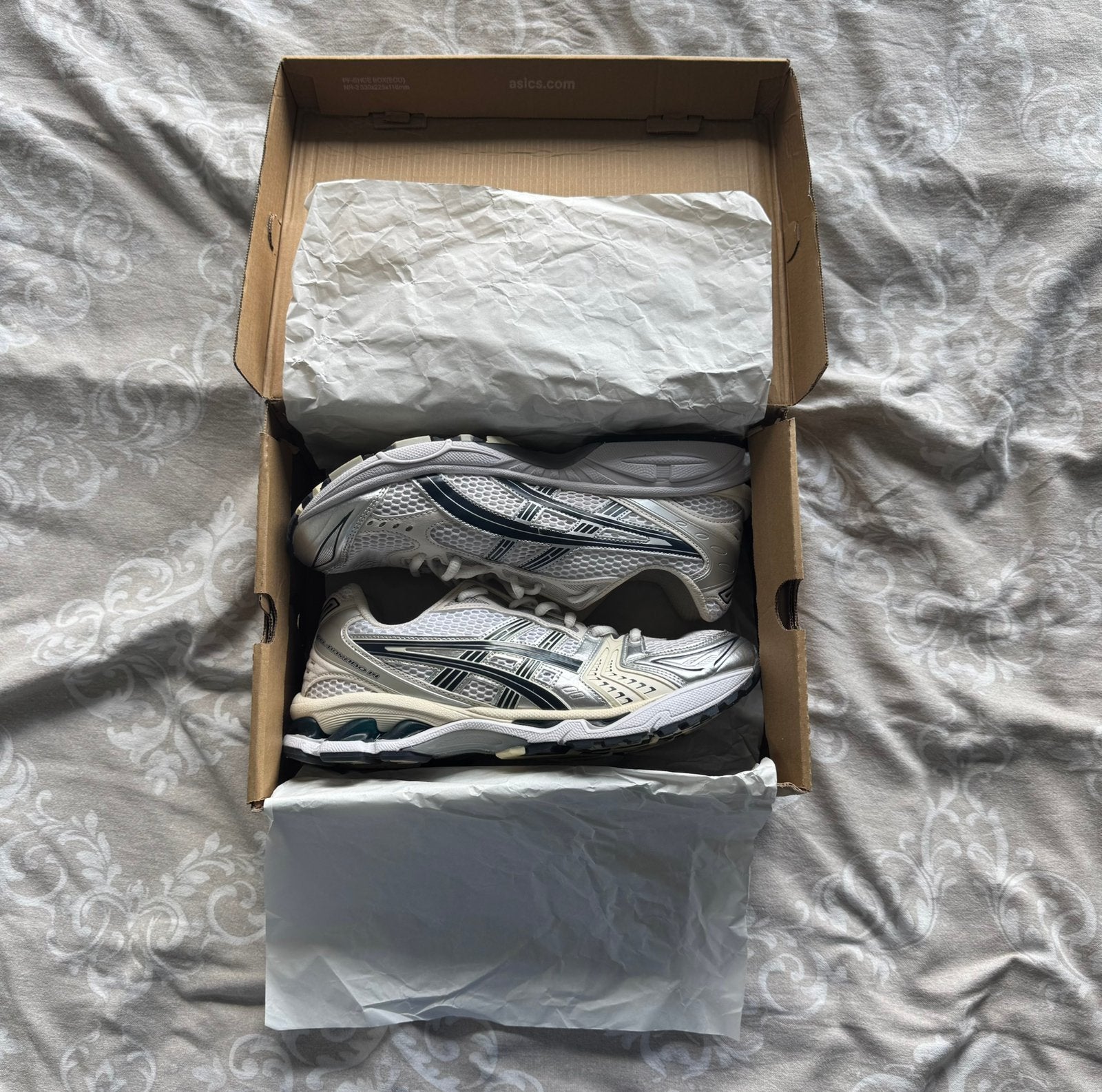 New Asics Gel-Kayano 14 Size 45, Kleding | Heren, Schoenen, Ophalen of Verzenden, Zo goed als nieuw, Wit, Sportschoenen