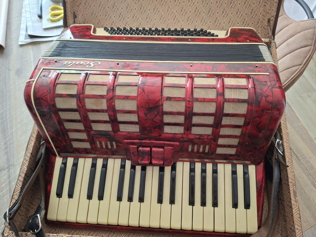 Scala accordeon met koffer, Muziek en Instrumenten, Accordeons, Ophalen, Overige merken, Met koffer