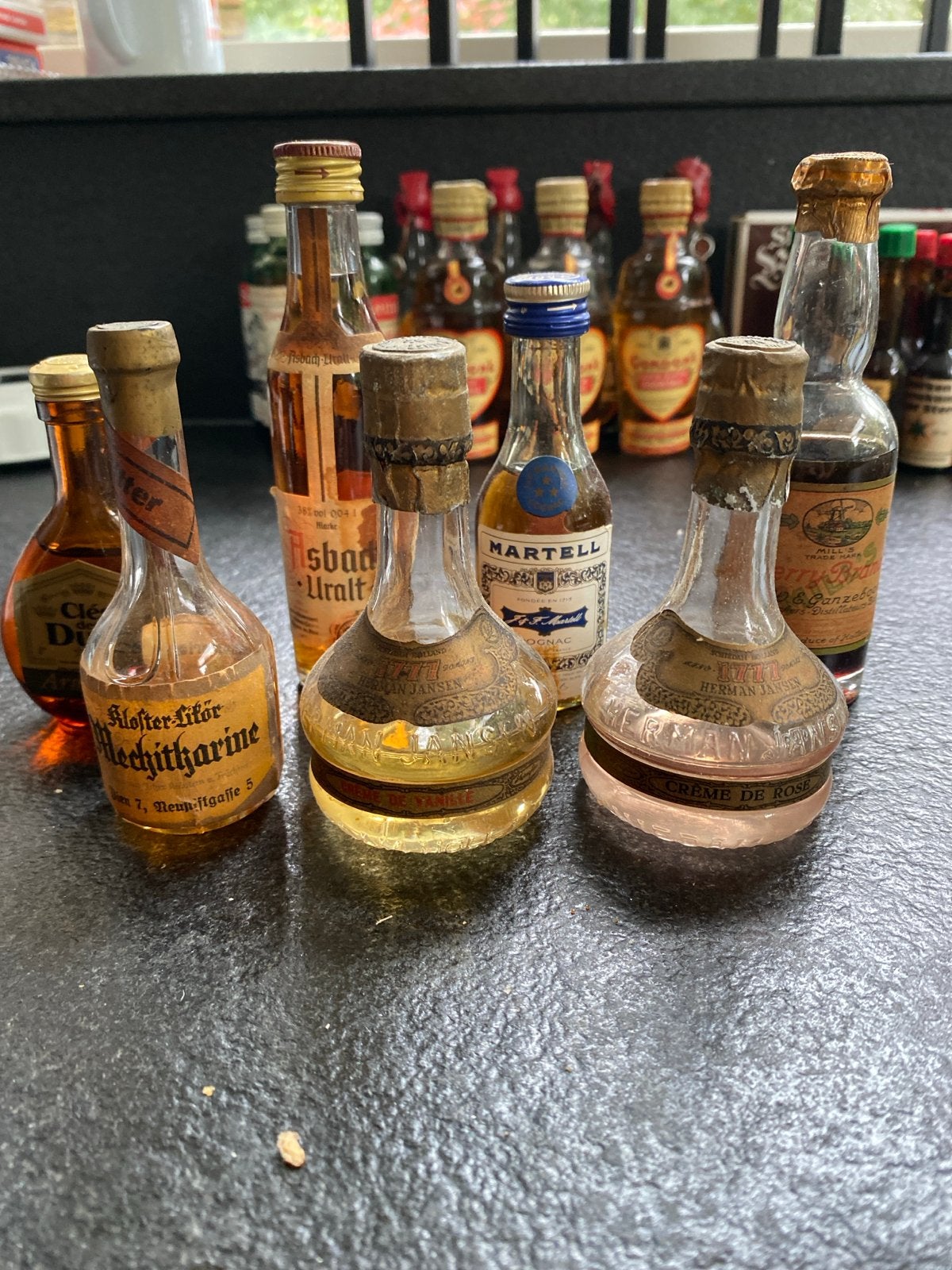 Collectie van 8 vintage miniatuur sterke drank flesjes, Ophalen of Verzenden, Nieuw