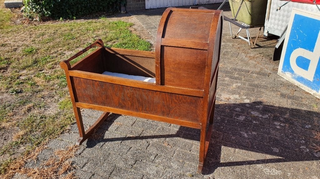 Antiek Houten Schommel kinderbedje uit 1900 van eikenhout no, Huis en Inrichting, Slaapkamer | Bedden, Gebruikt, Bruin, Tweepersoons