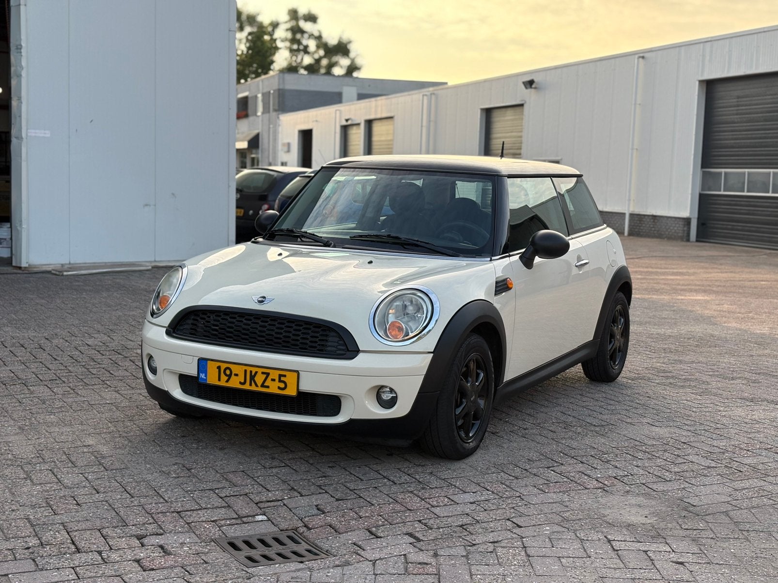 Mini 1.4 16V ONE 2009 Wit, Voorwielaandrijving, 4 cilinders, 4 stoelen, Wit