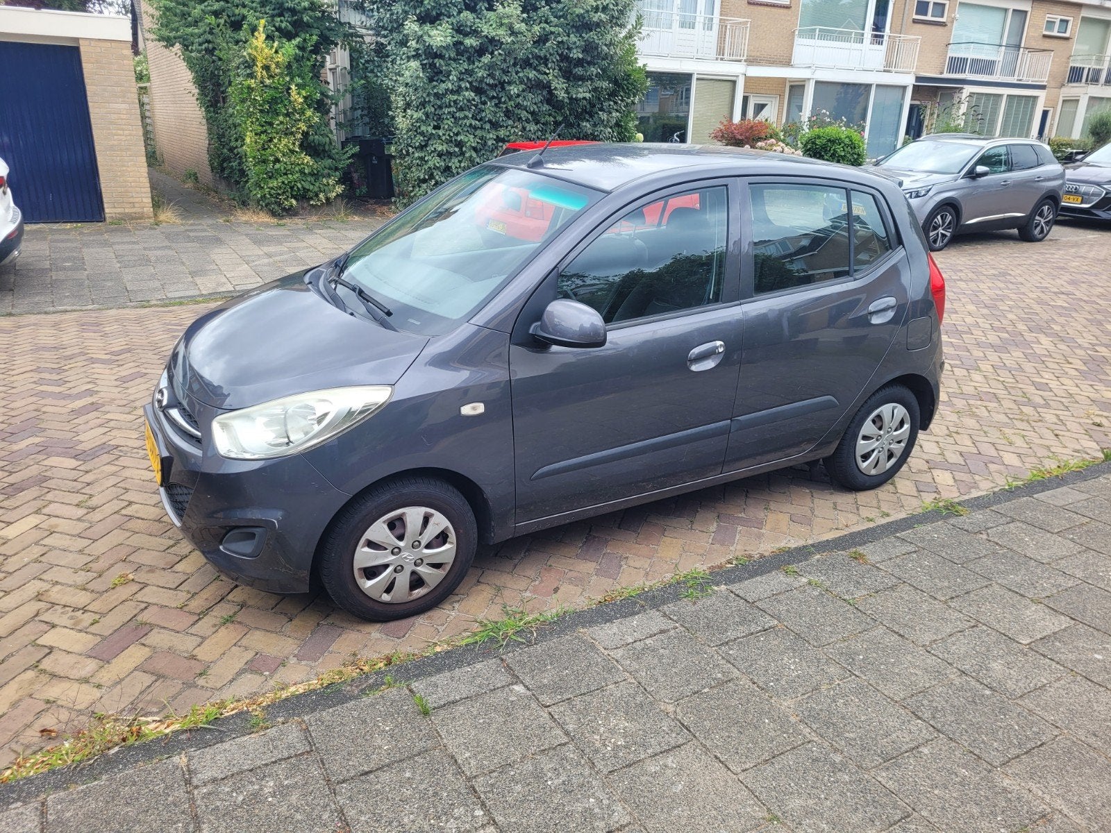 Hyundai i10 1.1 I 5DR 2012 Grijs, Auto's, 4 cilinders, 400 kg, Origineel Nederlands, Handgeschakeld