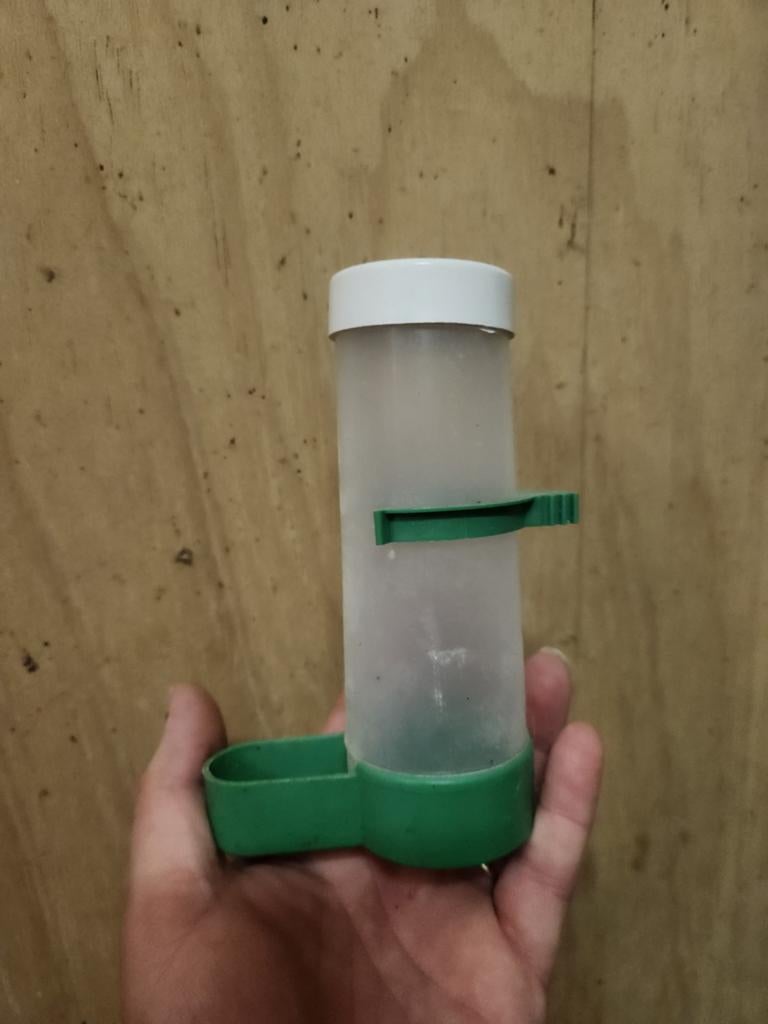 37 stuks Ideale Voerbakje / Drinkbakjes, Dieren en Toebehoren, Pluimvee | Toebehoren, Ophalen of Verzenden, Gebruikt, Drinken en Voederen