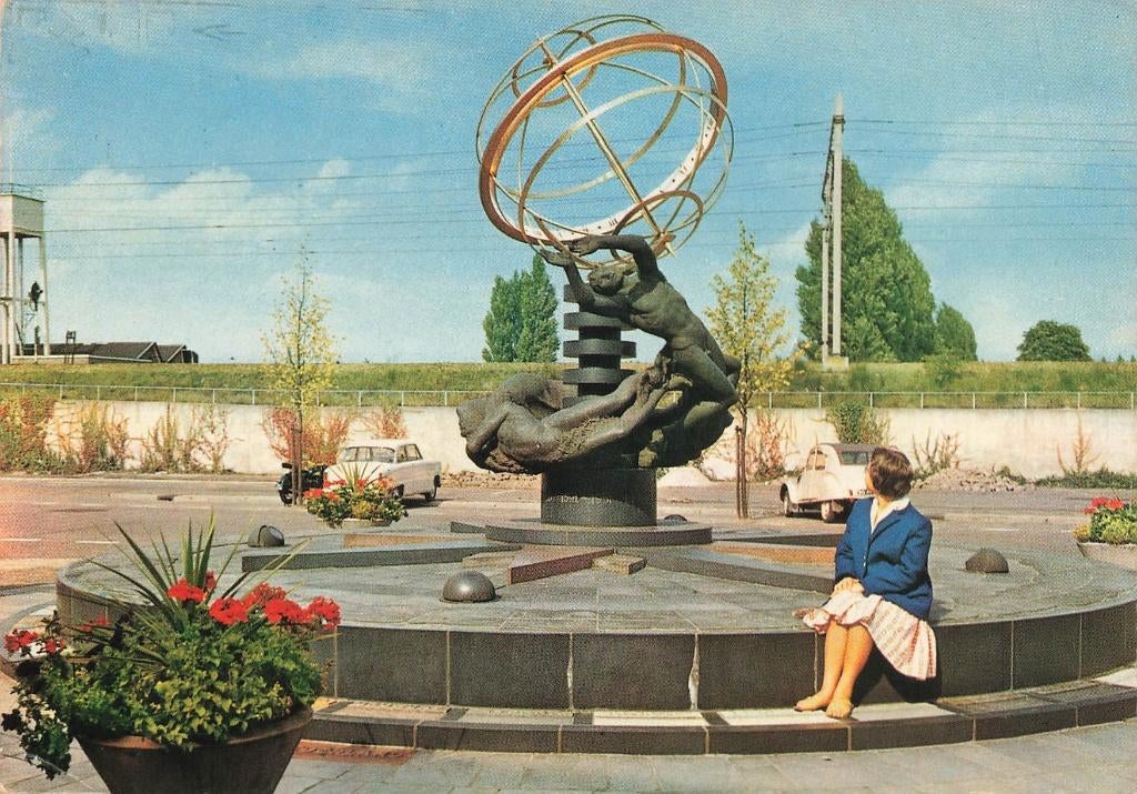 Eindhoven, De Zonnewijzer voor Philips Ontspanningsgebouw, Ophalen of Verzenden, 1960 tot 1980, Gelopen, Noord-Brabant