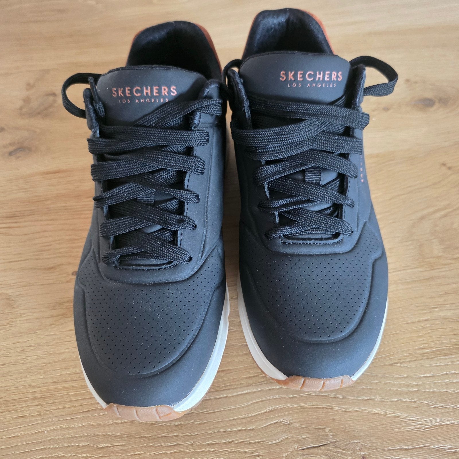 Skechers Air Cooled M41, Ophalen