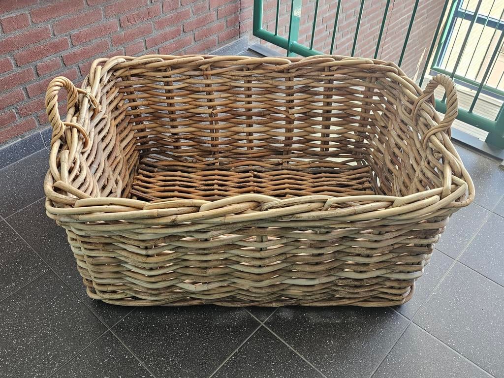Luxe | Rotan manden | Rieten manden, Huis en Inrichting, Woonaccessoires | Schalen en Manden, Mand, M, Ophalen of Verzenden, Zo goed als nieuw