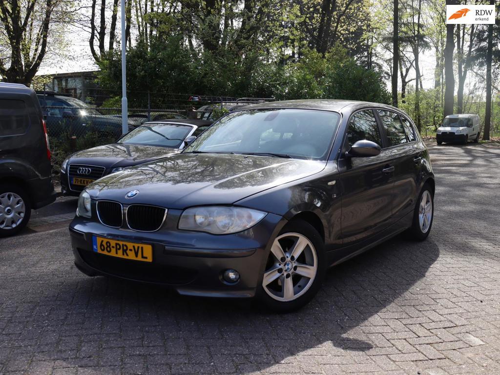 BMW 1-serie 120i High Executive, Auto diversen, Schadeauto's, Automaat, 1995 cc, Zilver of Grijs, Benzine