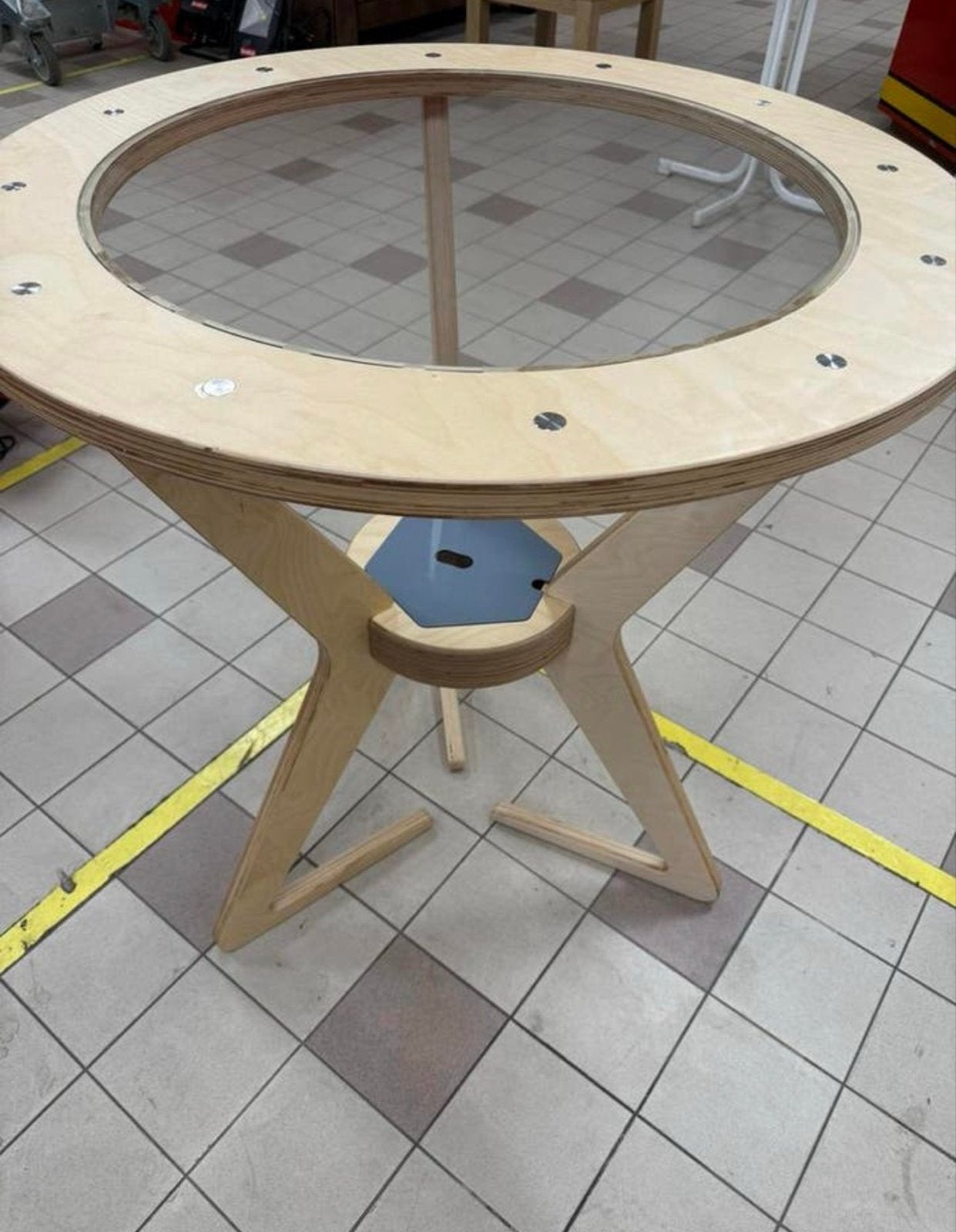 Houten statafel met glazen blad, Ophalen, Zo goed als nieuw