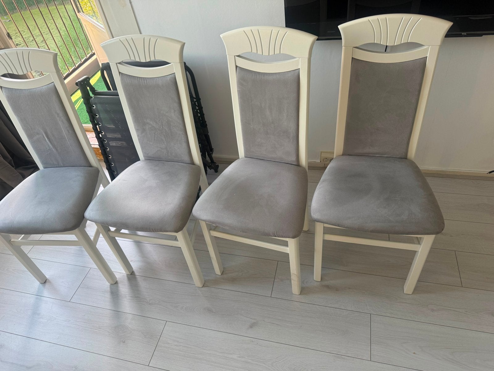 Eettafel met 4 stoelen - Wit/Grijs - Uitschuifbaar, Ophalen, Gebruikt, 4 tot 6 stoelen