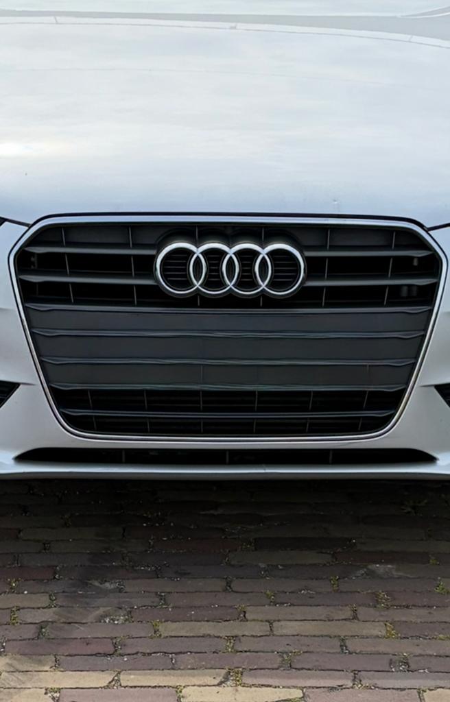 Audi a4 b8.5  2014 orginele grill, Auto-onderdelen, Carrosserie en Plaatwerk, Ophalen, Gebruikt, Voor, Audi