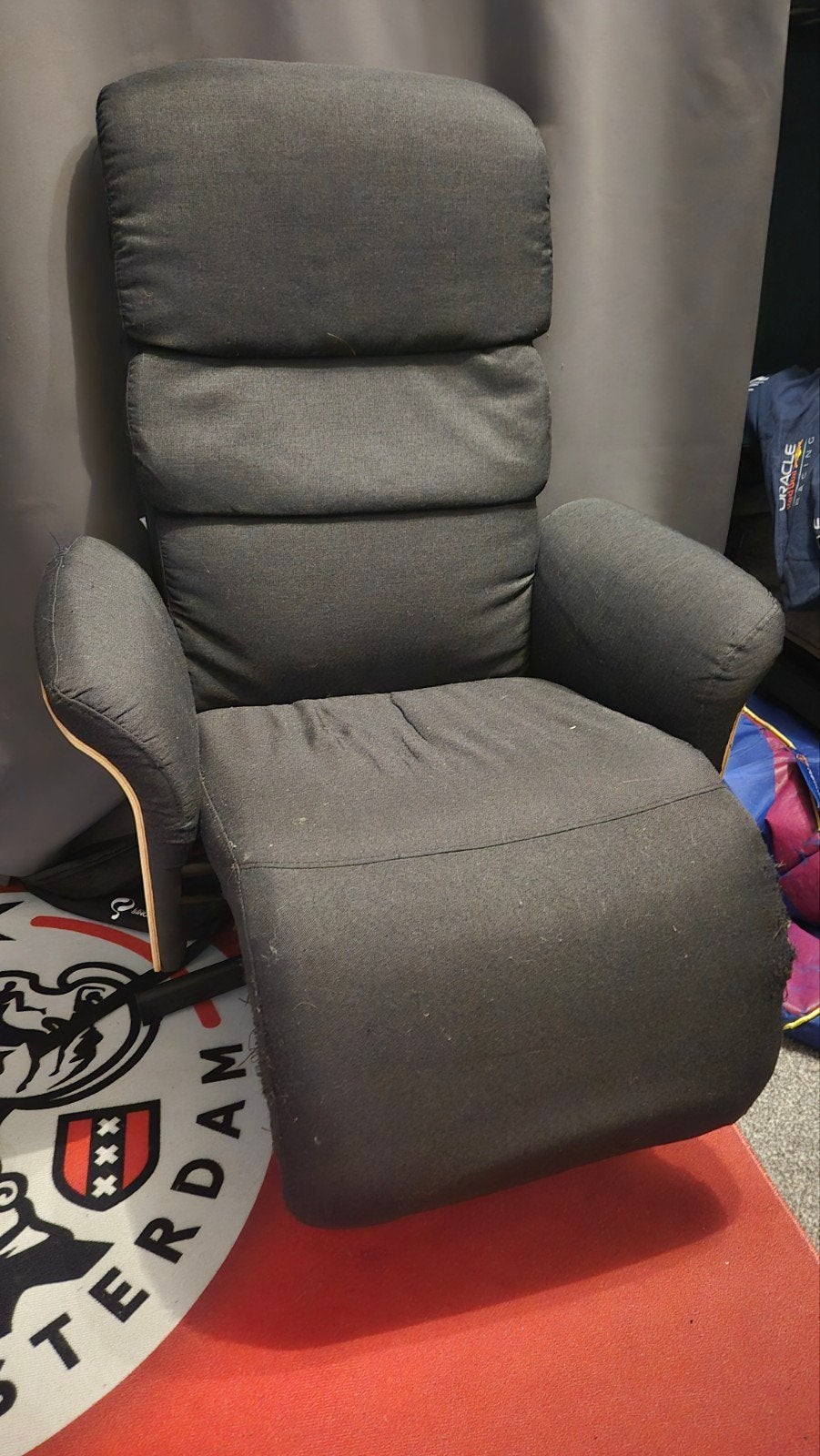 Relaxfauteuil met gebruikssporen, Huis en Inrichting, Stoelen, Ophalen, Gebruikt, Zwart, Eén