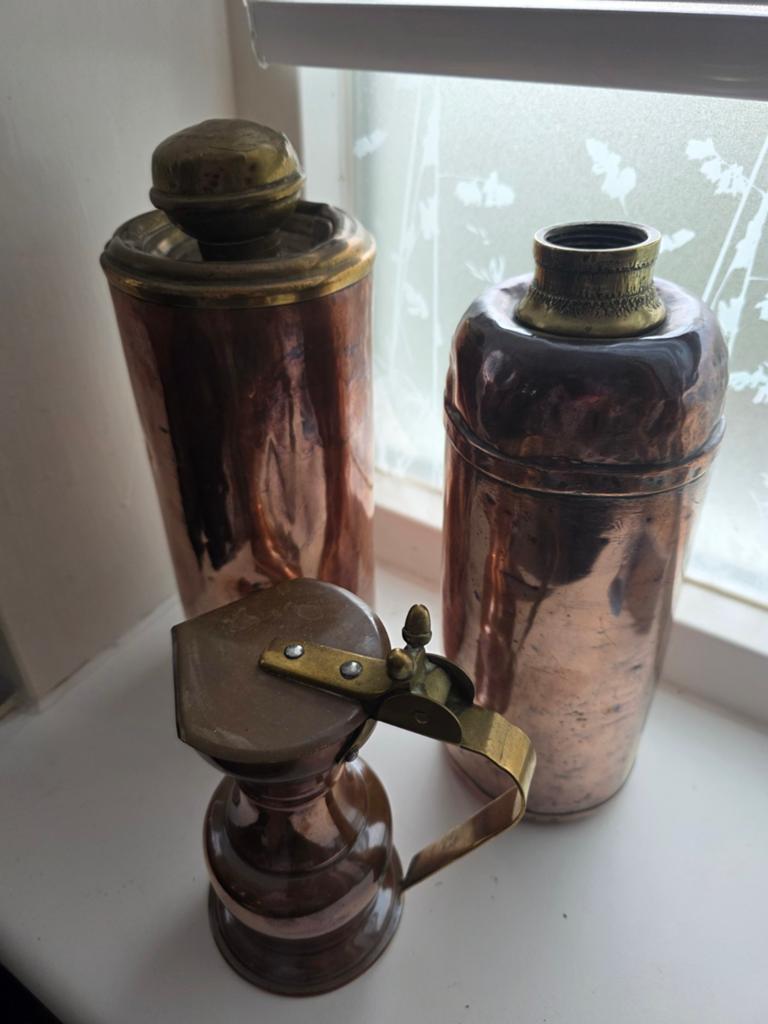 Vintage koperen kruiken en EGRO schenkkannetje – ambachtelij, Huis en Inrichting, Woonaccessoires | Vazen, Overige materialen