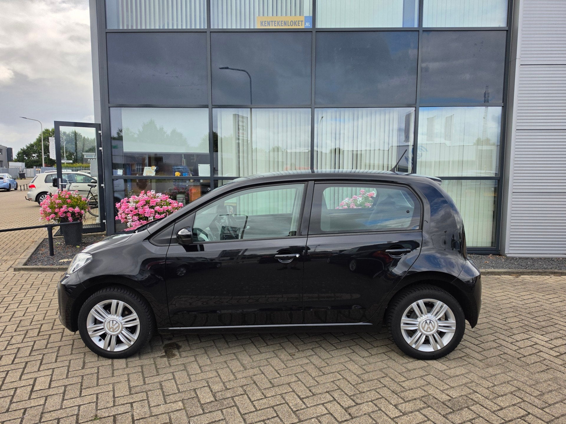 Volkswagen Up! 1.0 BMT high up!, Voorwielaandrijving, Gebruikt, LED verlichting, Zwart