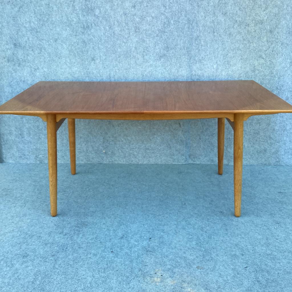 Teak tafel, Ophalen, Gebruikt, Hans J Wegner, Teakhout