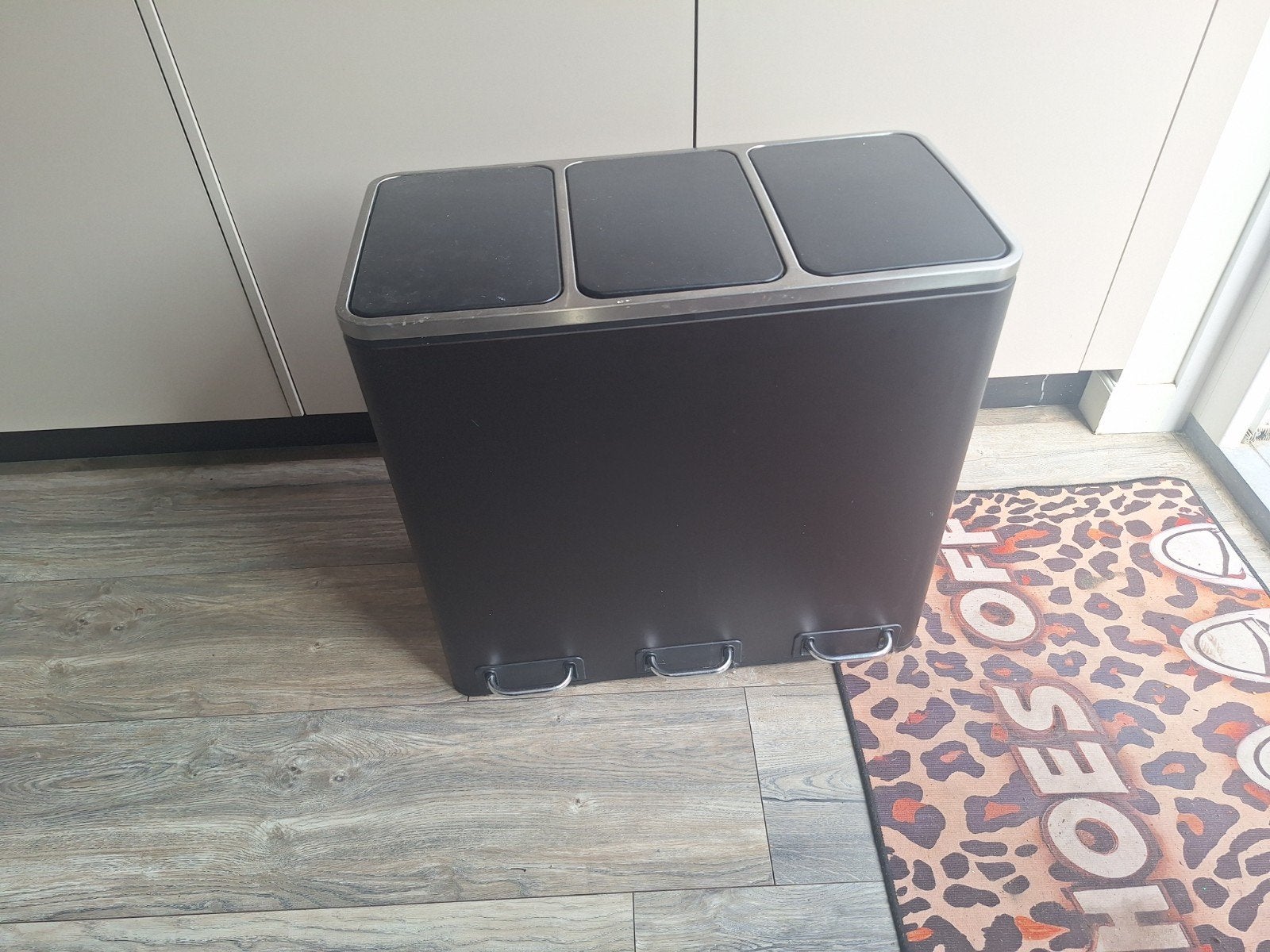 Prullenbak met 3 vakken en pedalen, Ophalen, Met pedaal, 40 liter of meer, Zo goed als nieuw