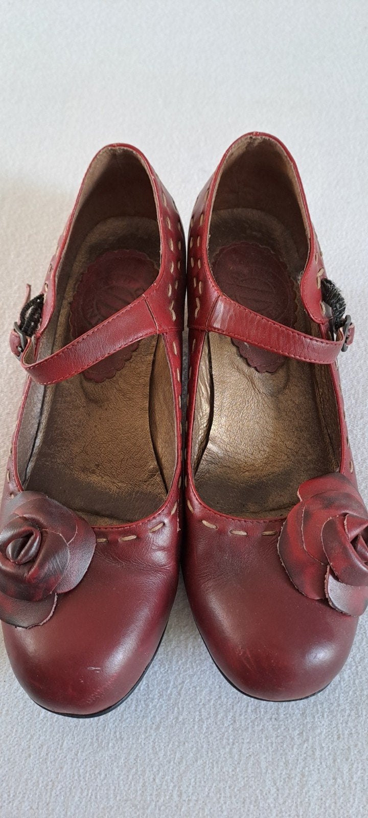 Dames schoenen,sleehakje,maat 38,vintagelook, Ophalen of Verzenden, Zo goed als nieuw, Rood, Sneakers of Gympen