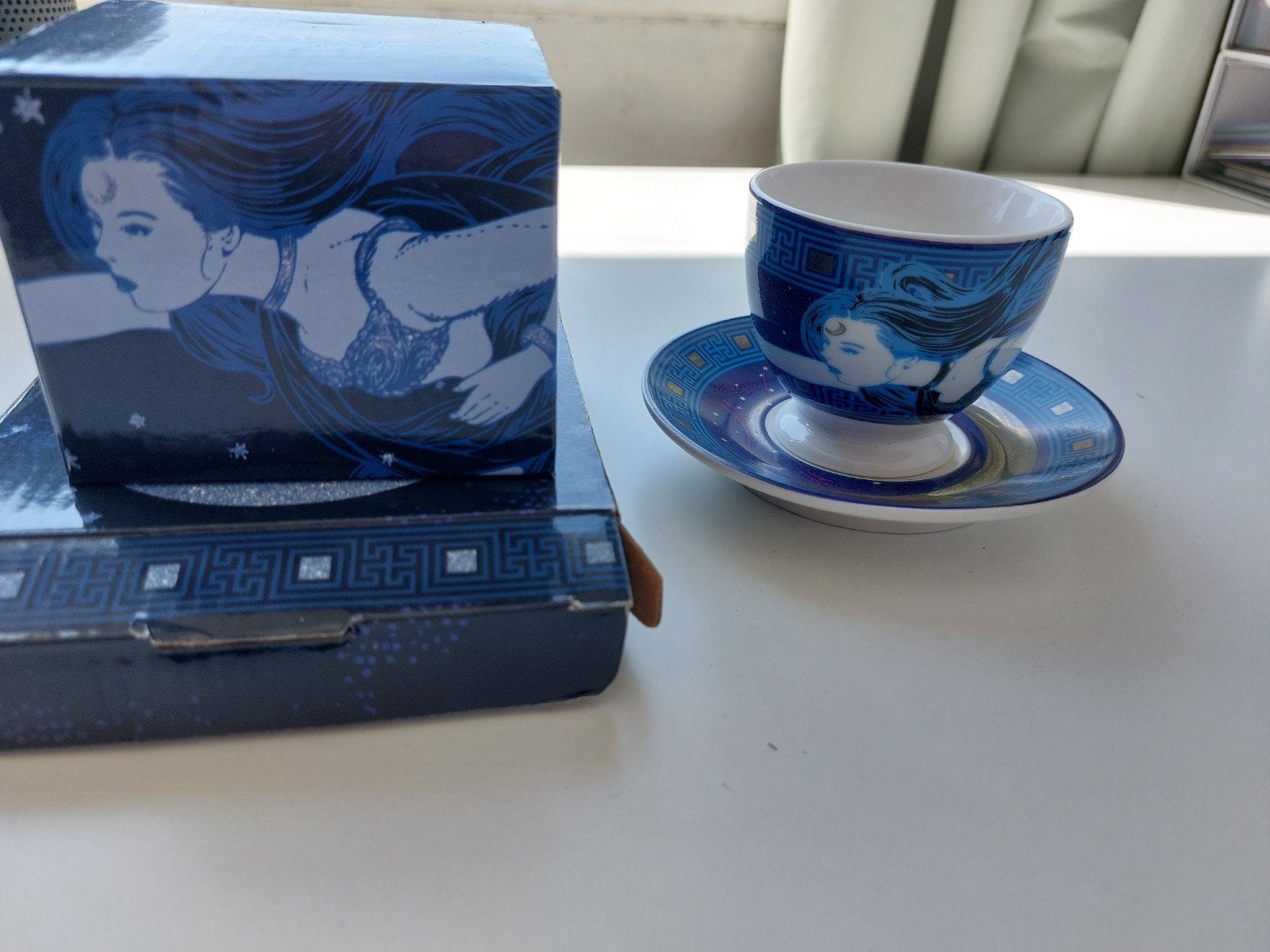 Teacup and saucer Godess of Night Nyx (Illumicrate), Ophalen of Verzenden, Zo goed als nieuw