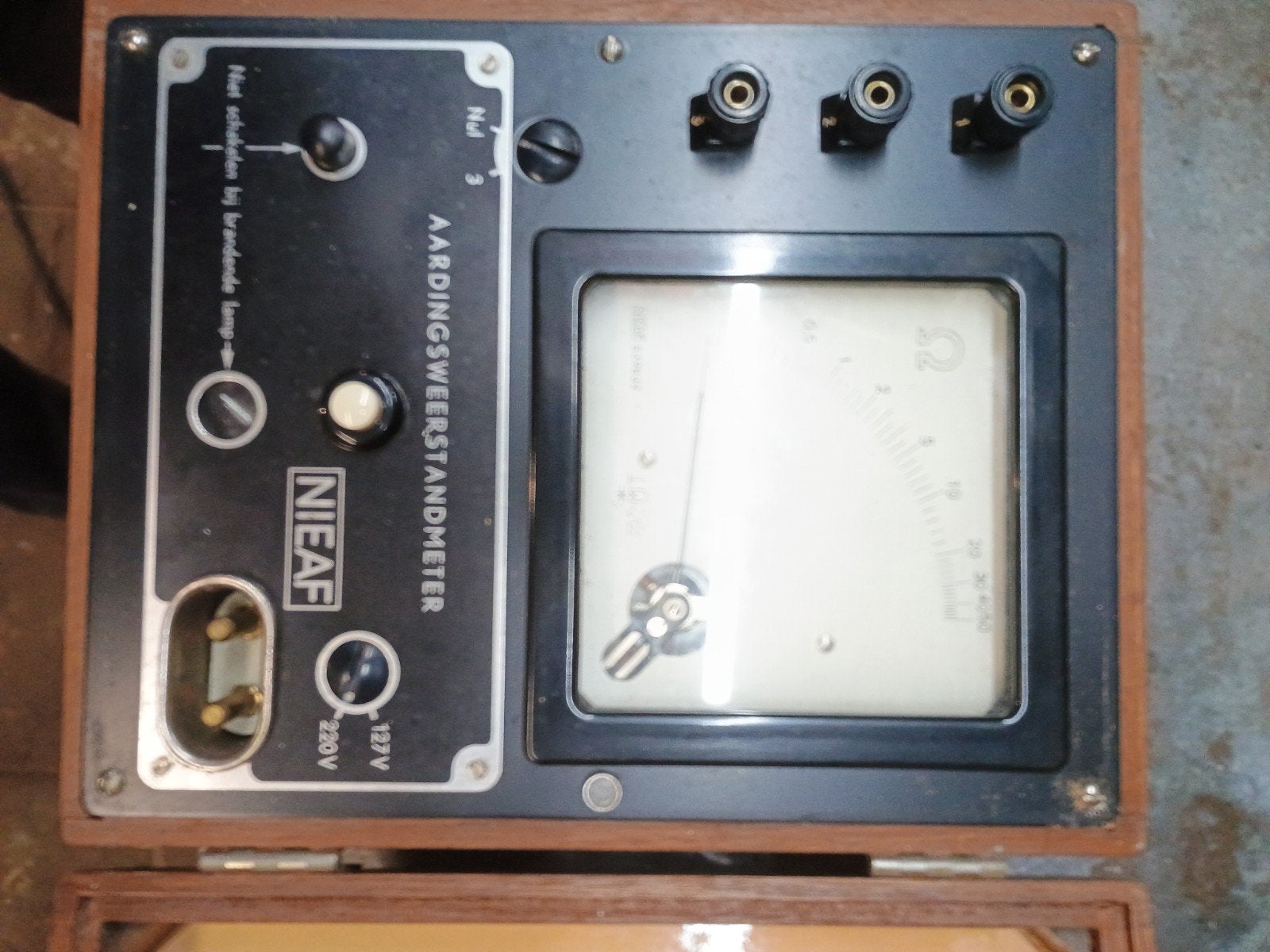 Vintage NIEF Aardingsweerstandsmeter in houten kist, Ophalen of Verzenden