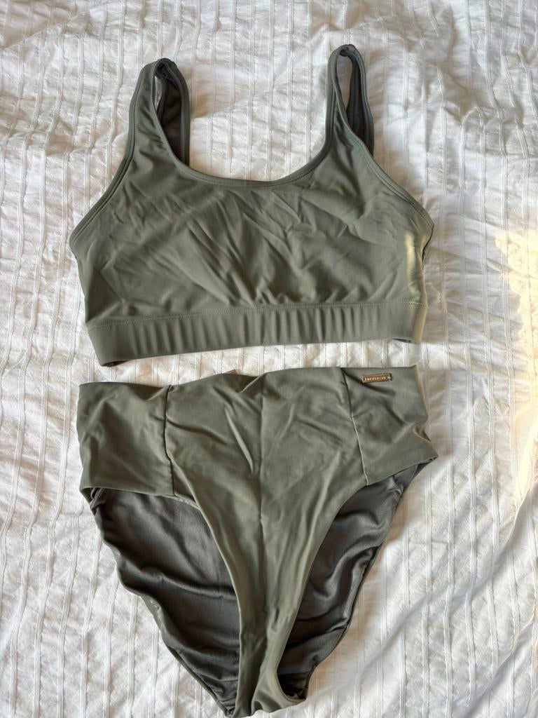 Bikini, Kleding | Dames, Badmode en Zwemkleding, Ophalen of Verzenden, Zo goed als nieuw, Groen, Bikini