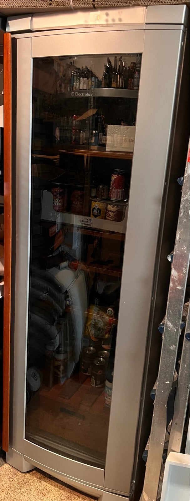 Electrolux Klimaatkast - Perfect voor wijn en dranken, Witgoed en Apparatuur, Koelkasten en IJskasten, Ophalen, 200 liter of meer