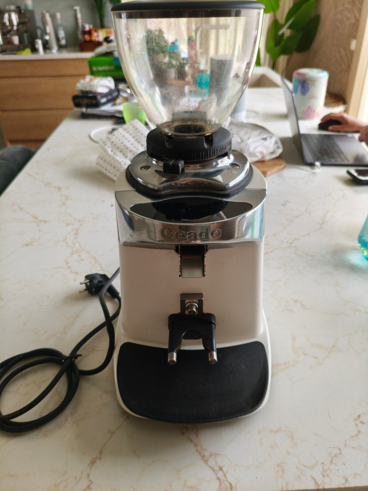 Ceado E37J Witte Koffiemolen /Grinder, Witgoed en Apparatuur, Ophalen of Verzenden, Gebruikt, Overige modellen, Koffiebonen