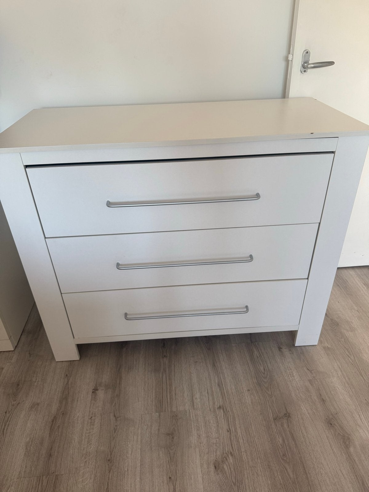 Commode, Ophalen, Gebruikt, 100 tot 150 cm, 3 of 4 laden