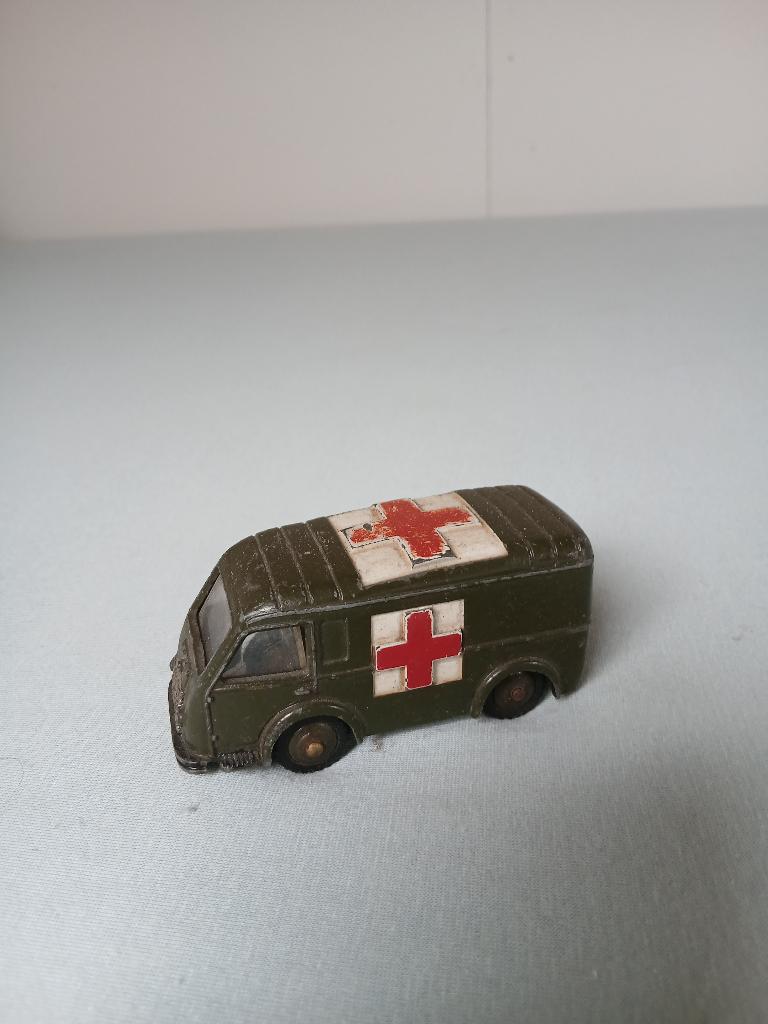 Ambulance militaire (Dinkey toys), Ophalen of Verzenden, Gebruikt, Auto, Dinky Toys