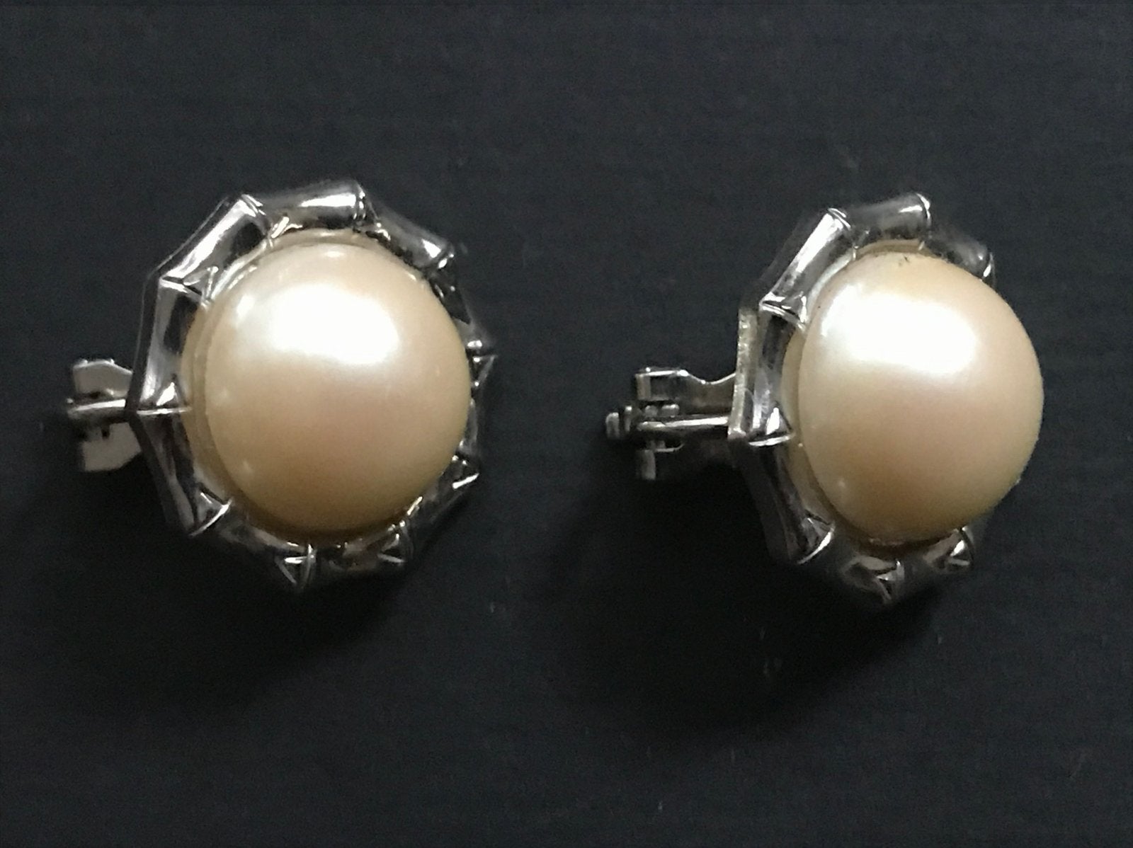 Vintage Oorbellen met Parelmoer Look, Overige materialen, Gebruikt, Verzenden, Beige