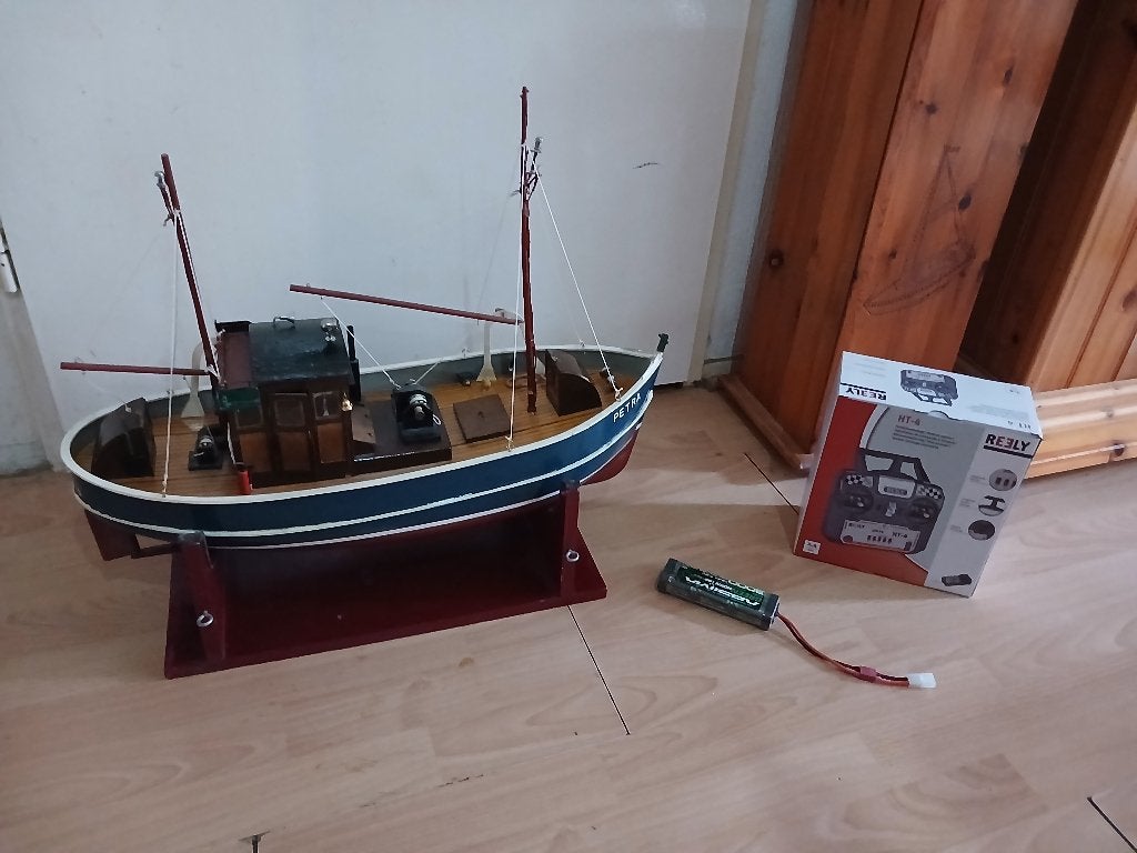 Prachtige RC Kotter Petra (Antje) inc extra s, Ophalen, Zo goed als nieuw, Groter dan 1:32, Overige merken