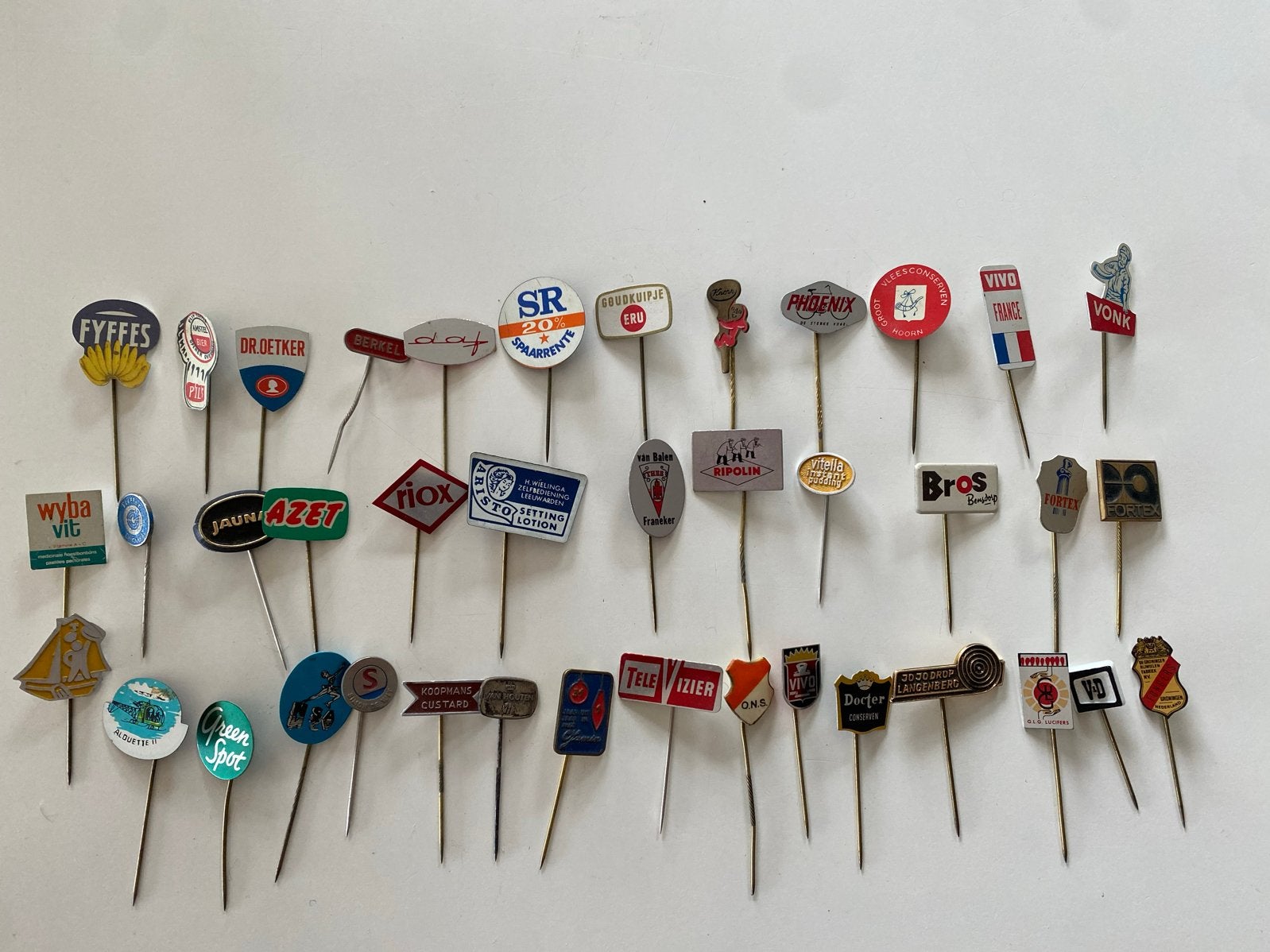 Vintage Speldjes en Pins uit de Jaren '60 - Diverse Merken, Ophalen of Verzenden, Gebruikt, Merk, Speldje of Pin