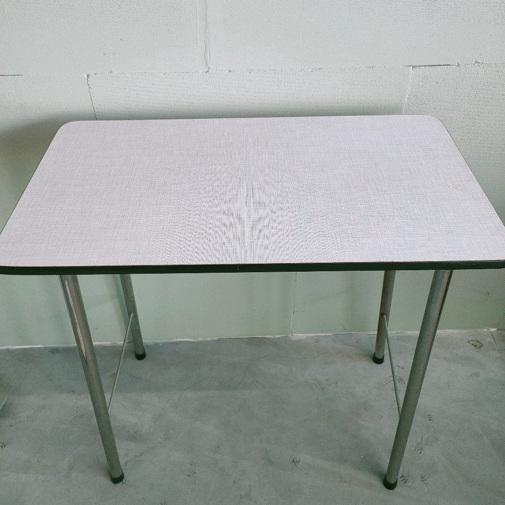 Formica tafel, Ophalen, 100 tot 150 cm, Tot twee personen, 50 tot 100 cm