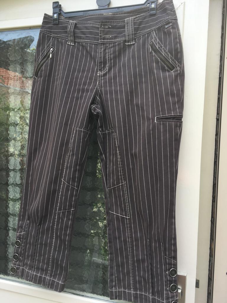 Didi. Broek. Krijtstreep. Dames. Diverse zakken, Maat 38/40 (M), Ophalen of Verzenden, Zo goed als nieuw, Grijs