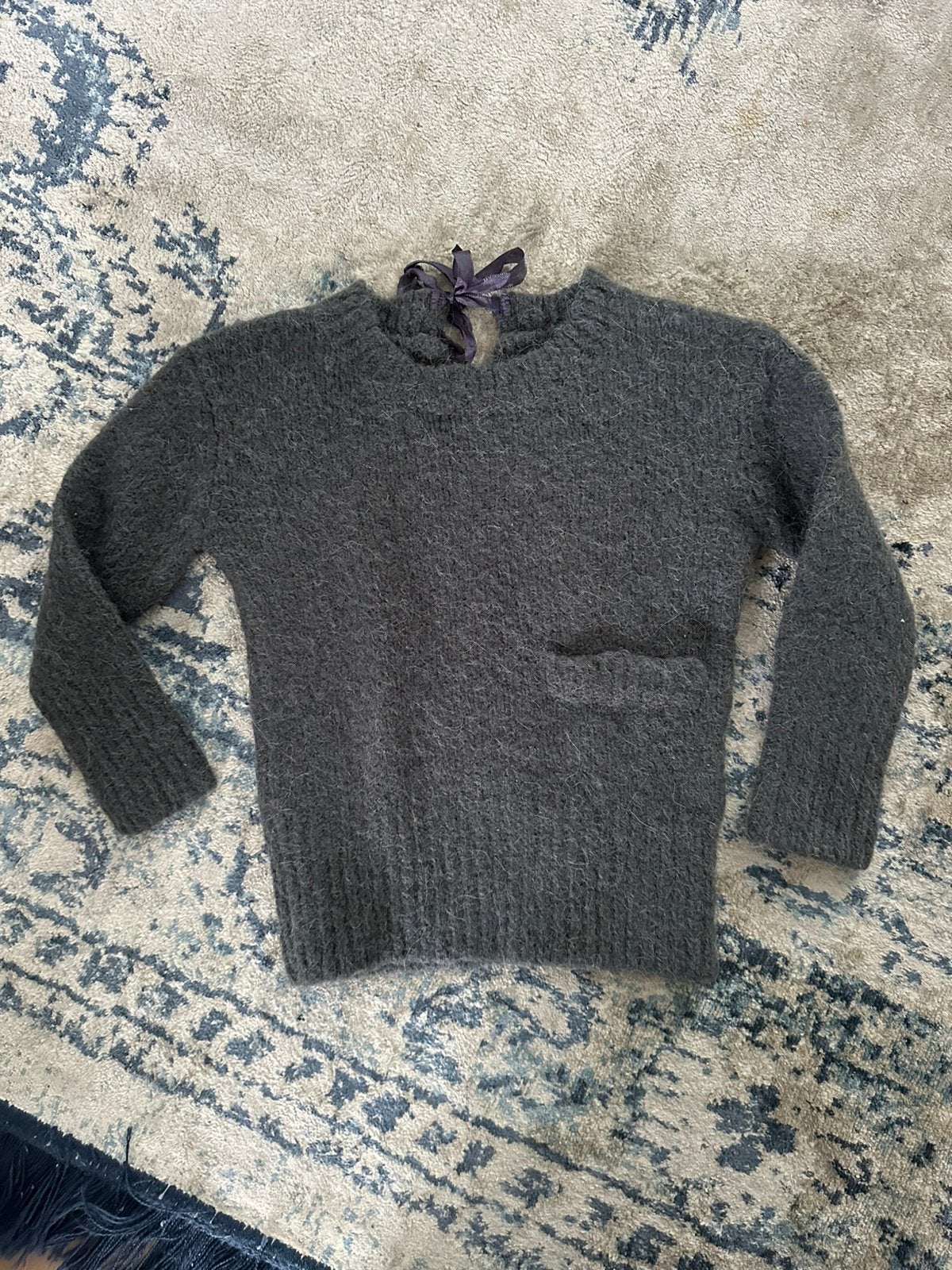 Nieuwe grijze trui met strik achterop Bellerose maat 104, Ophalen of Verzenden, Nieuw, Meisje, Trui of Vest