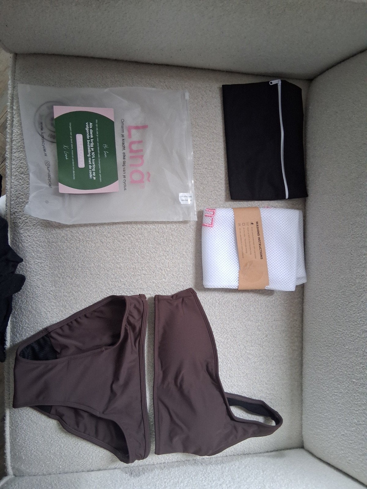Nieuwe Luna menstruatie zwemkleding XS - nooit gedragen, Kleding | Dames, Luna, Bruin, Nieuw, Ophalen of Verzenden