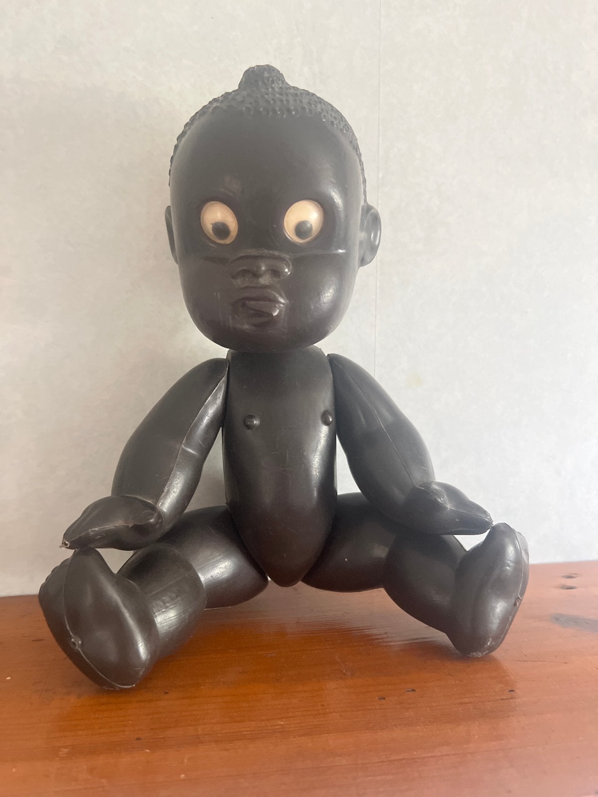 Vintage donkere babypop met beweegbare ledematen, Verzamelen, Poppen, Ophalen of Verzenden, Gebruikt, Babypop