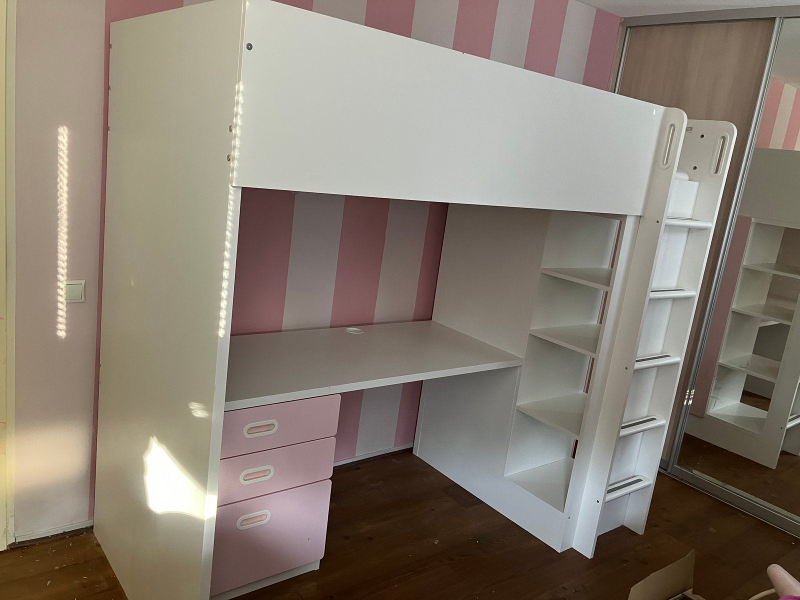 IKEA Smastad Hoogslaper met bureau & kast wit/roze, Huis en Inrichting, Slaapkamer | Stapelbedden en Hoogslapers, Ophalen, Gebruikt