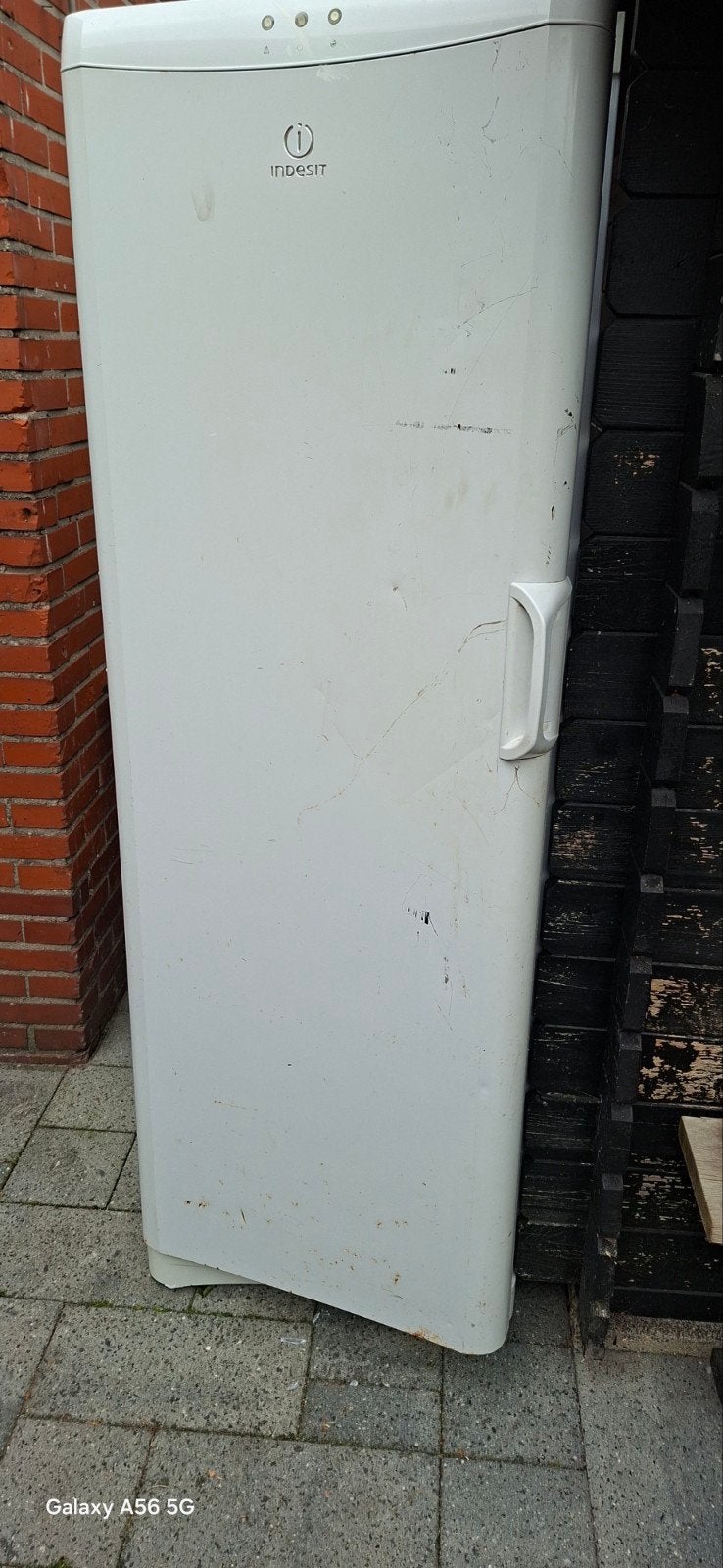 GRATIS!!!!Indesit vrieskast - werkt prima, zonder lades, Vrieskast, Gebruikt, Minder dan 60 cm, Vrijstaand