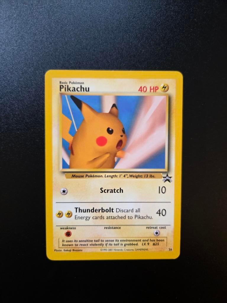 Pikachu 26 Pokemon WOTC Promo, Hobby en Vrije tijd, Verzamelkaartspellen | Pokémon, Ophalen of Verzenden, Zo goed als nieuw, Booster