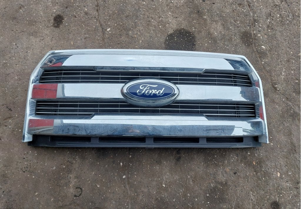 Ford F150 Lariat chroom grille 2015-2017, Gebruikt, Ford motor company, P.O. Box 6248, Dearborn, MI 48126, Ophalen of Verzenden